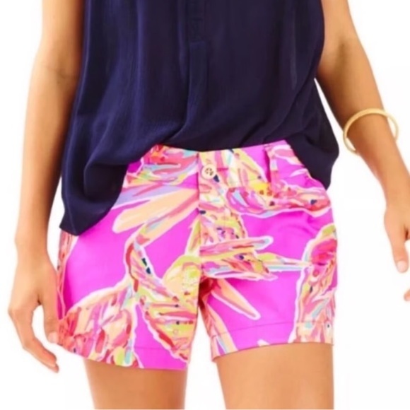 Lilly Pulitzer Pants - Lilly Pulitzer Callahan Short in Amethyst Sunseekers